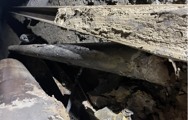 Vụ bé trai rơi xuống trụ bê tông sâu 35m ở Đồng Tháp: Đốt cọc 1 dài 12m đã đưa lên mặt đất