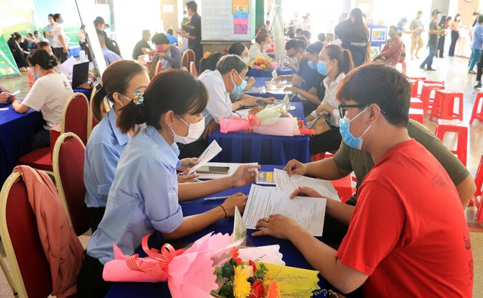 Lao động mất việc, giảm giờ làm được hỗ trợ tối đa 3 triệu đồng