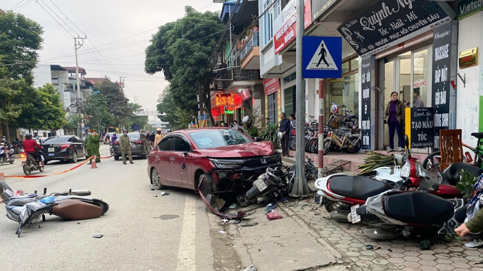 Giao thông ngày 30 Tết: Gần 1.600 xe bị tạm giữ, tài xế chật vật bắt xe về nhà