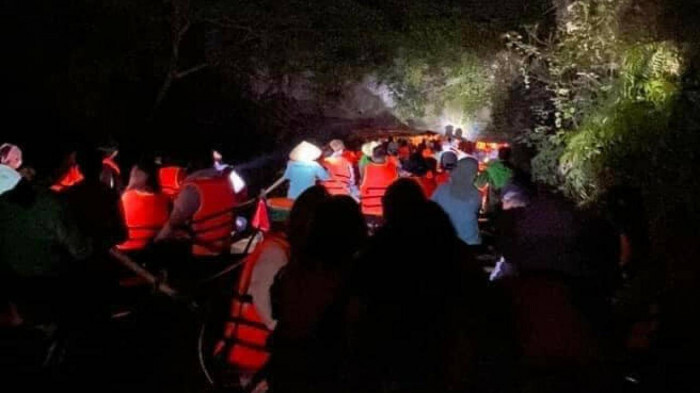 Xôn xao thông tin du khách mắc kẹt ở Tràng An đến nửa đêm: Sở Du lịch tỉnh Ninh Bình lên tiếng