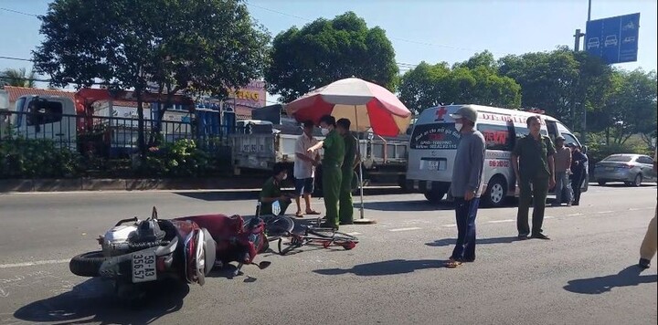 Nam sinh lớp 9 bị xe tải cán tử vong ở TP.HCM: Công an trích xuất camera tìm nguyên nhân