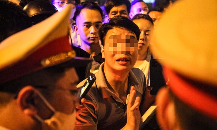 Không chấp hành đo nồng độ cồn, nam tài xế 28 tuổi đòi xem chuyên đề của Cảnh sát 141