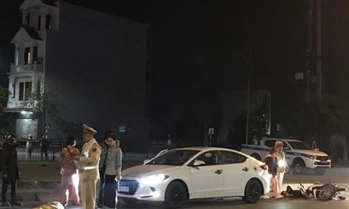 Tin tức tai nạn giao thông mới nhất ngày 7/3: Xe máy kẹp 3 tông thẳng vào tổ CSGT kiểm tra nồng độ cồn