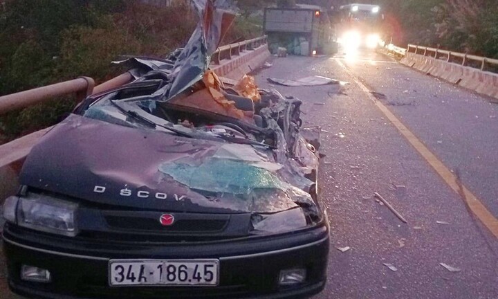 Vụ lật xe tải làm 2 cha con tử vong trên đèo Lò Xo: Diễn biến mới nhất