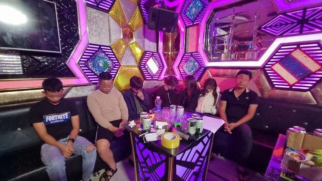 Vụ phát hiện 7 nam, nữ bay lắc trong quán karaoke dấu ấn: Hiện trường có gì?