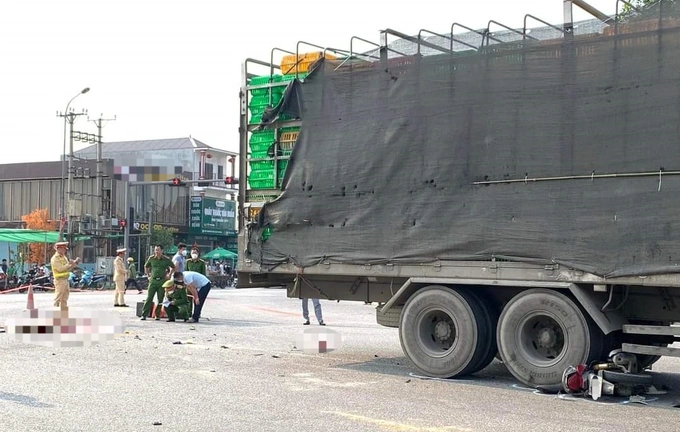 Hà Tĩnh: Va chạm với ô tô tải, 2 học sinh đi xe máy thương vong