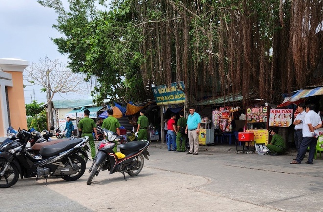 Làm rõ vụ thanh niên 17 tuổi bị đâm tử vong trước cổng trường học