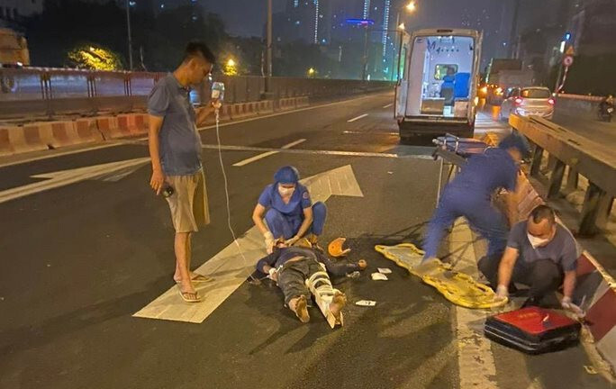 Tin tức tai nạn giao thông mới nhất ngày 25/4: Đi bộ trên đường vành đai ba, người đàn ông bị xe tải đâm tử vong