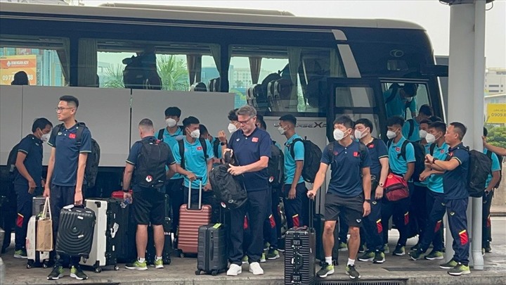 Sáng nay (26/4), U22 Việt Nam chính thức lên đường sang Campuchia dự SEA Games 32