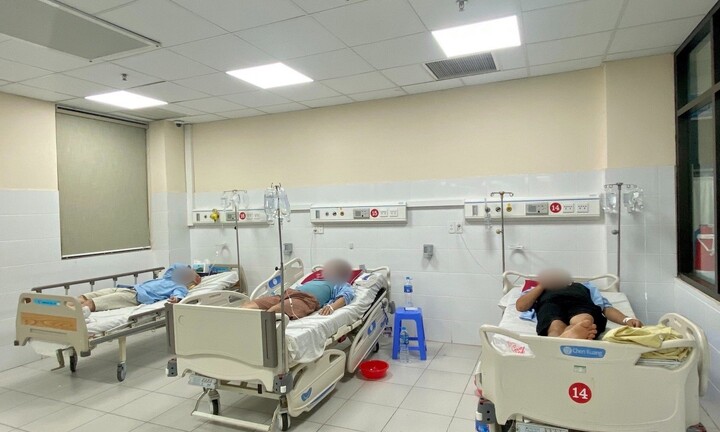 6 người đàn ông nhập viện cấp cứu sau khi ăn trứng cá hỏa tiễn