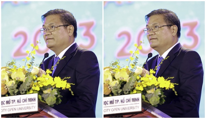 Hiệu trưởng Trường ĐH Mở TP.HCM xin lỗi sinh viên trong lễ khai giảng năm học mới