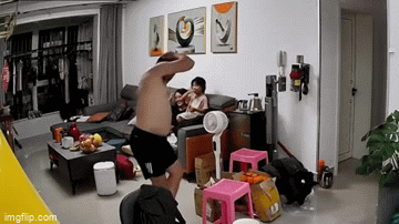  "Ra vẻ " gây ấn tượng với vợ, người đàn ông nhận kết  "sấp mặt "
