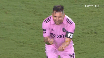 Nhìn lại khoảnh khắc Messi 