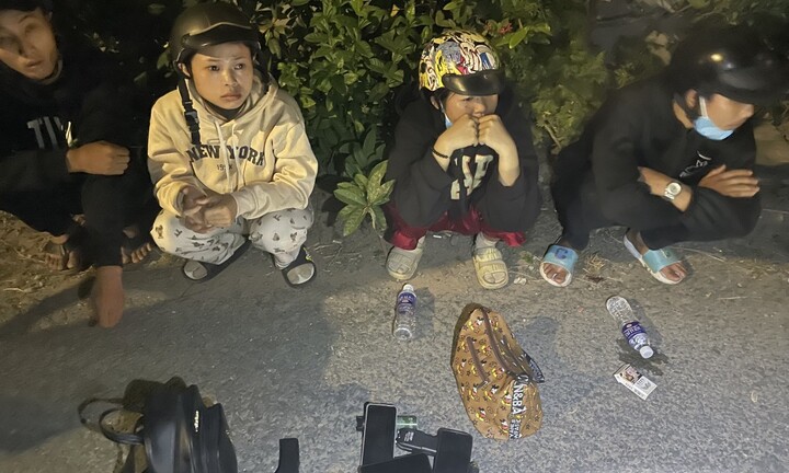 Lời khai của 2 đôi vợ chồng rủ nhau đi trộm xe máy lúc nửa đêm