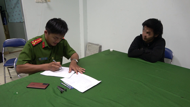 Bắt thiếu niên 17 tuổi dụ nữ sinh chat khiêu dâm rồi dọa tung 