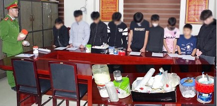 Hà Nam phát hiện 9 học sinh tự chế pháo nổ trái phép