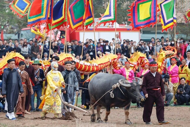 Hà Nội: Cán bộ, công chức tuyệt đối không đi lễ hội trong giờ hành chính
