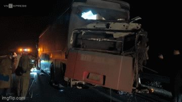 Từ vụ tai nạn trên cao tốc Cam Lộ - La Sơn, 2 người chết: Đặt biển cảnh cáo thế nào là đúng?