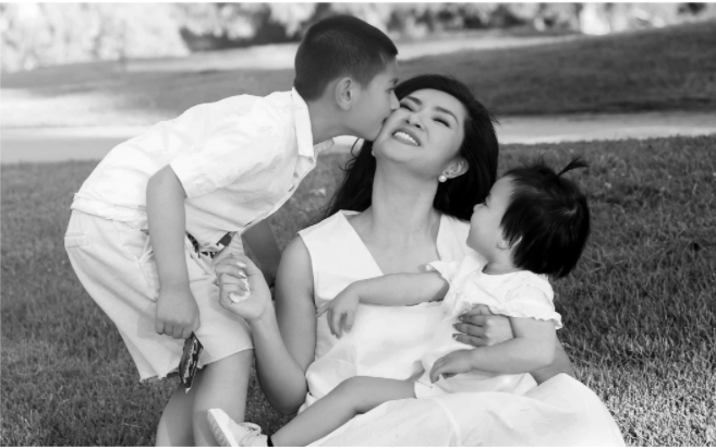 Ca sĩ Nguyễn Hồng Nhung: 