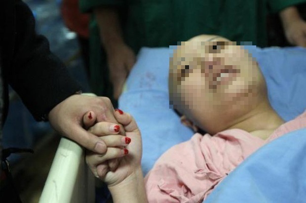 Cô gái 29 tuổi đã mắc ung thư gan giai đoạn cuối, bác sĩ cảnh báo 2 thói quen nên bỏ sớm