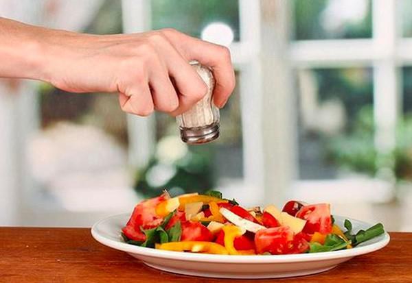 7 thói quen gây sỏi thận nhưng nhiều người vẫn làm mỗi ngày, bỏ sớm kẻo hối không kịp