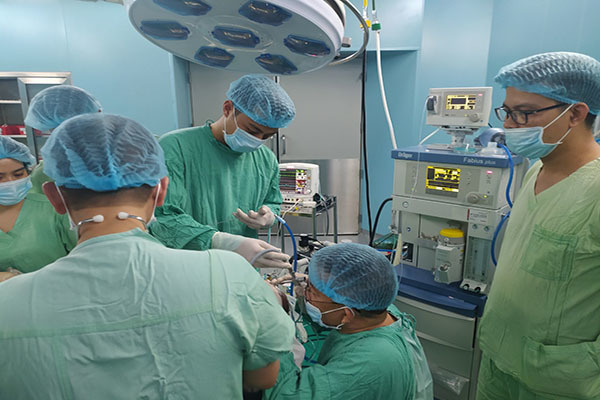 Tin tức đời sống ngày 12/6: Phẫu thuật cứu bé 2 tuổi bị hóc hạt lạc khi ăn xôi