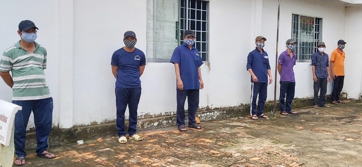 Lập biên bản 7 người tụ tập ăn nhậu trong thời gian giãn cách xã hội