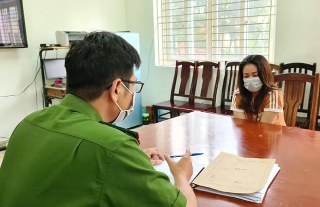 Chuyển tiền để nhận quà từ nước ngoài, người phụ nữ bị lừa hơn 1 tỷ đồng