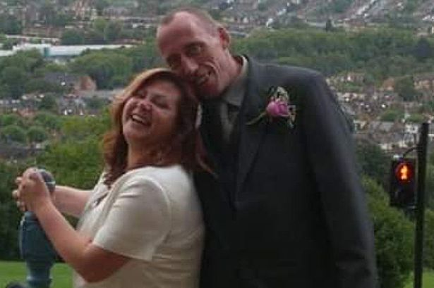 Vợ lén tìm hiểu khi thấy bức ảnh lạ, định vạch mặt chồng ngoại tình, ngờ đâu phát hiện bí mật “sốc tận óc”