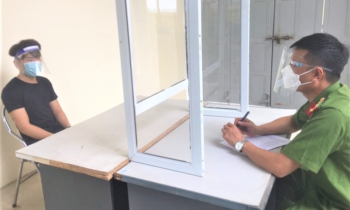 Khởi tố thanh niên giả danh trợ lý thầy thuốc, chiếm đoạt gần 300 triệu