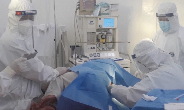 Mổ cấp cứu thành công cho sản phụ mắc COVID-19 ở Đồng Tháp