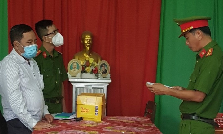 Bắt tạm giam nguyên chủ tịch xã ở An Giang chi tiền sai mục đích