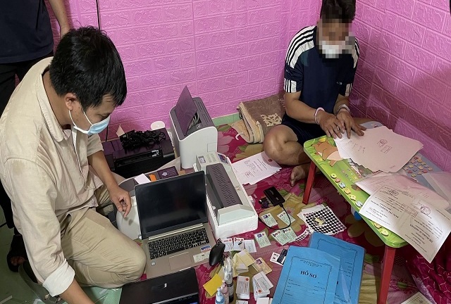 Triệt phá đường dây mua bán, làm giả giấy tờ ở Quảng Nam