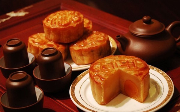 Bánh Trung thu ngon khó cưỡng nhưng những người này không nên ăn kẻo hại thân