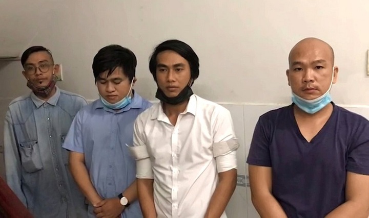 TP.HCM: Bắt nhóm đối tượng làm giả giấy đi đường, bán 1-2 triệu đồng/giấy