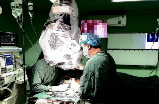 Tin tức đời sống ngày 2/11: Người đàn ông 45 tuổi bị cưa máy chém đứt gần lìa bàn tay