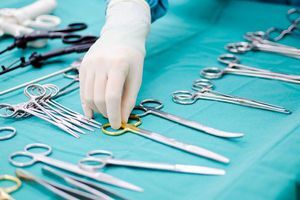 Tin tức đời sống ngày 6/11: Bóc tách khối u diệp thể ở vú nặng 5kg cho bệnh nhân 67 tuổi