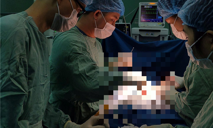 Tin tức đời sống ngày 9/11: Phẫu thuật lấy búi tóc nặng 0,5kg trong dạ dày bệnh nhi 7 tuổi