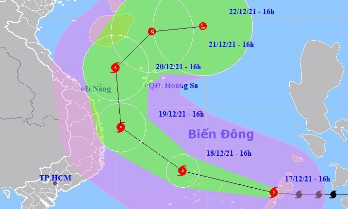 Bão số 9 đổ bộ biển Đông, gần 240.000 người có thể phải sơ tán