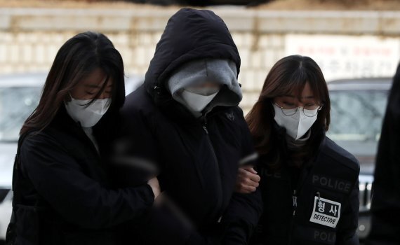 Mẹ kế đánh đập con chồng tới tử vong, bố ruột đứa trẻ cũng bị truy tố