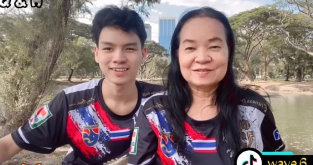 Chàng trai 18 si mê người phụ nữ hơn 40 tuổi, bố mẹ nói một câu gây sốc