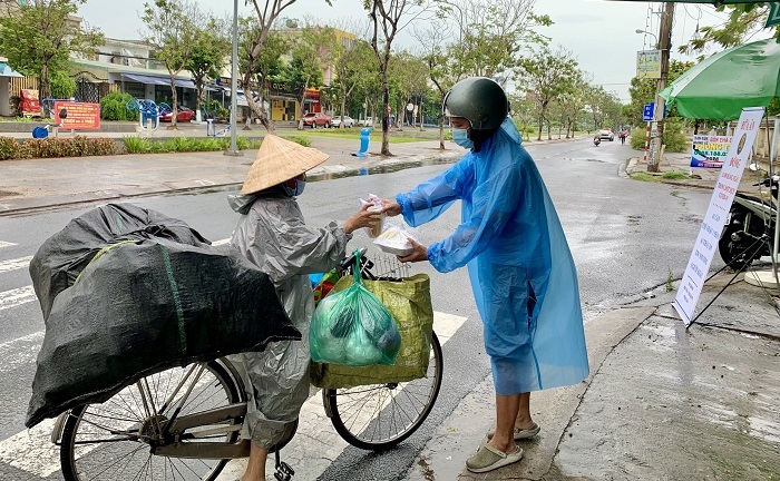 Thầy giáo tiểu học hơn 1 thập kỷ làm thiện nguyện: “Trao lòng nhân ái, gieo mầm yêu thương”