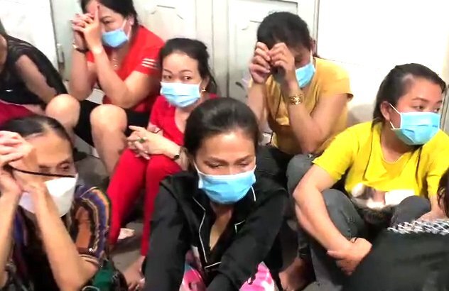 Bắt quả tang hàng chục người đánh bạc trong căn nhà ở TP.HCM