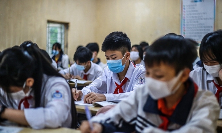 Học sinh lớp 1-6 ngoại thành Hà Nội chuyển học trực tuyến từ 28/2