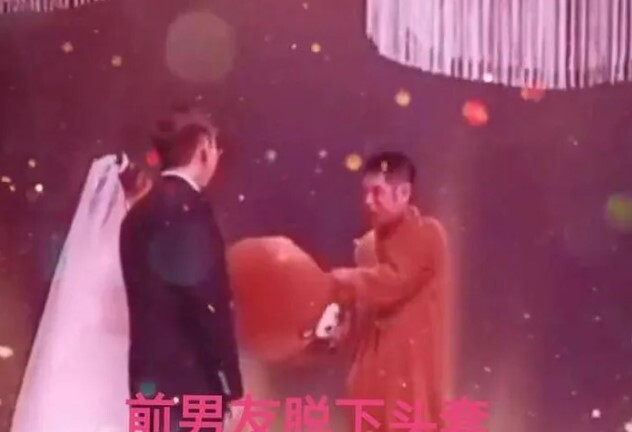 Bạn trai cũ xuất hiện tại đám cưới, hành động của cô dâu khiến dân tình xôn xao