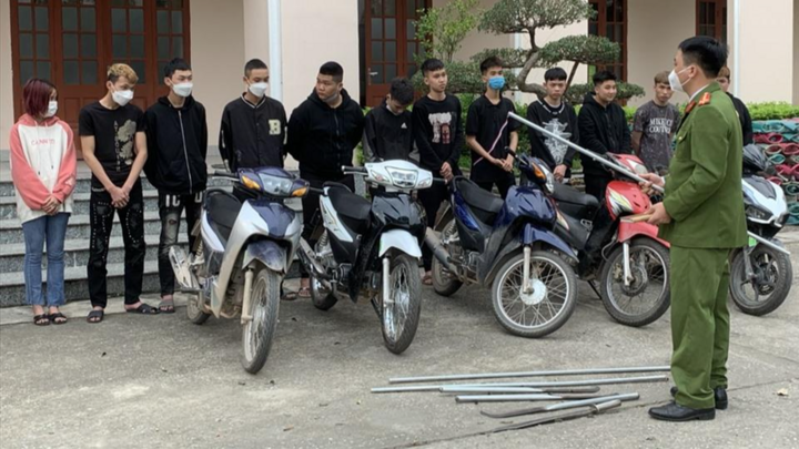 Thái Nguyên: Tạm giữ 13 đối tượng mang hung khí đi hỗn chiến
