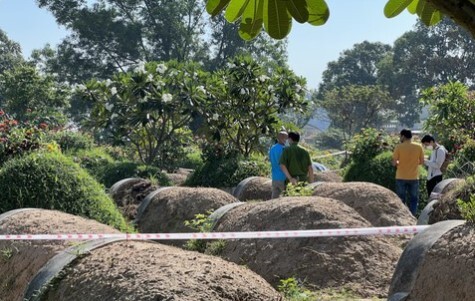 Phát hiện thi thể thanh niên nằm dựa lưng vào mộ ở Bình Dương, nghi bị sát hại