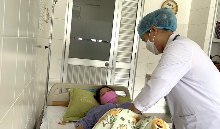 Tin tức đời sống ngày 9/4: Phẫu thuật bóc tách khối u xơ tử cung nặng 5,5kg