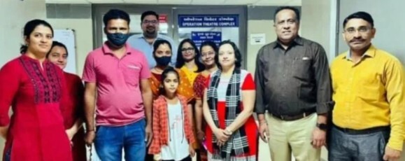 Bé gái đau dạ dày không rõ nguyên nhân, bác sĩ kiểm tra phát hiện thứ hãi hùng