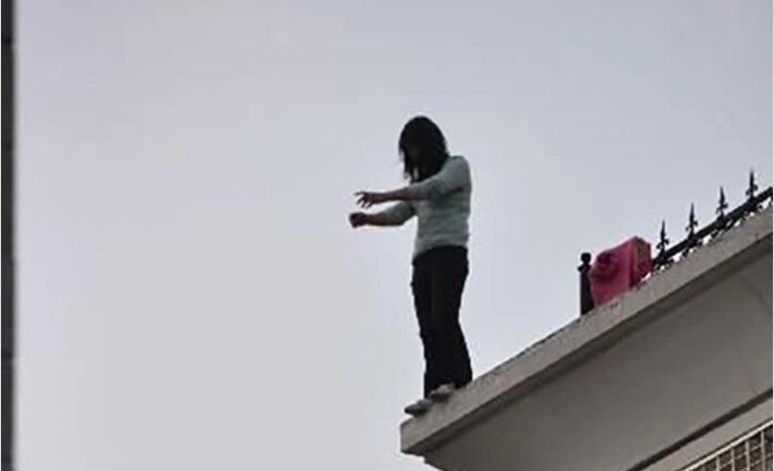 Chồng kết hôn để che giấu giới tính thật, vợ phẫn uất làm một việc gây bàng hoàng